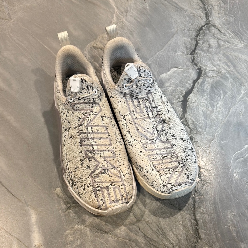 Nike Metcon Speckled White and Gray Knit Sneakers